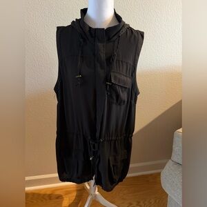 Black Sleeveless Hooded Vest